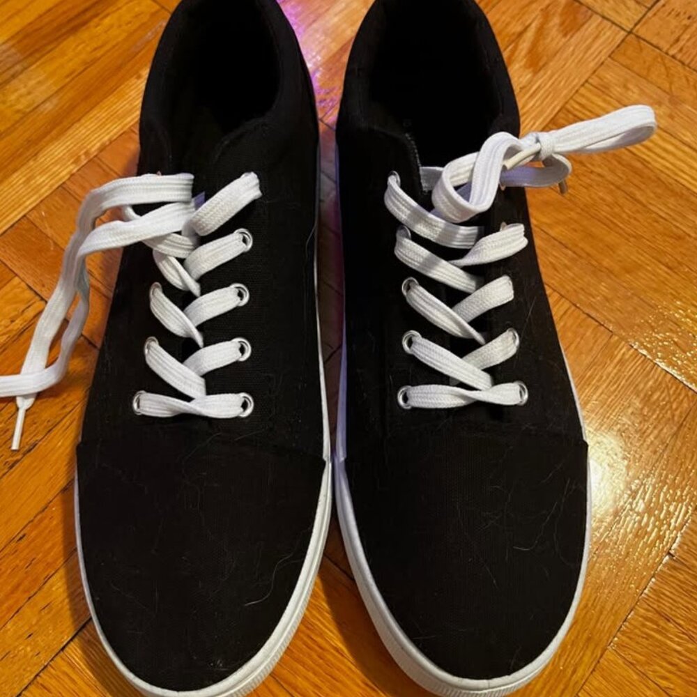 Brand new women's sneakers